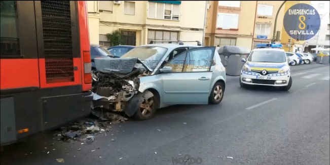 accidente-coche-autobus-triana