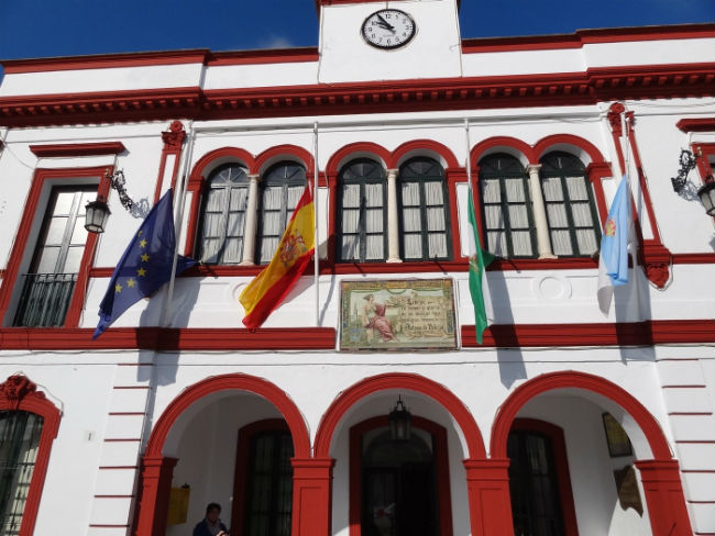 ayuntamiento-lebrija-banderas-media-asta