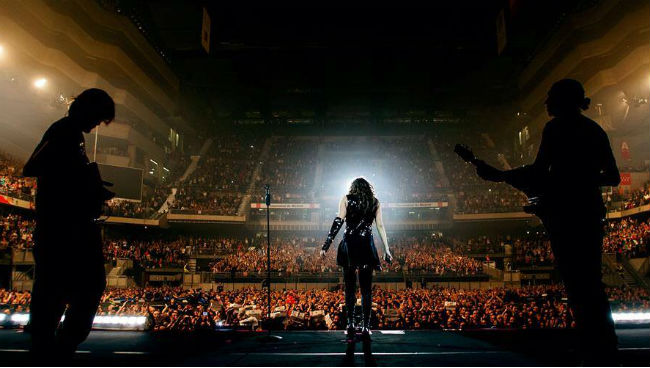 malu-trasera-oficial