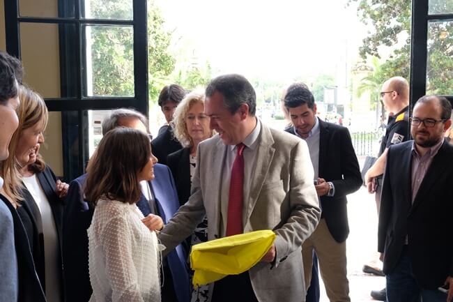 alcalde-bienvenida-educacion