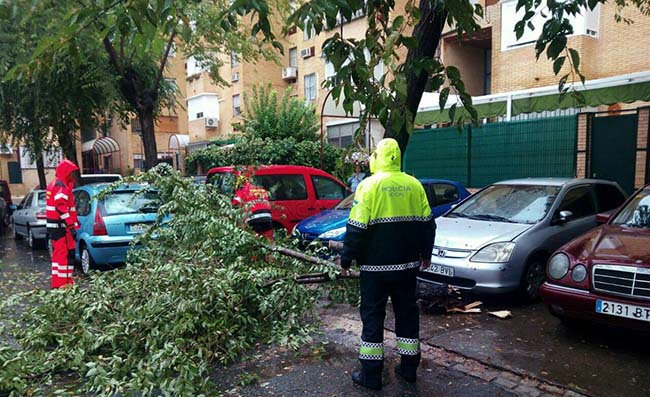 policia-local-sevilla-lluvias