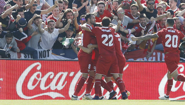 sevilla-jugadores-celebracion-sanchez-pizjuan