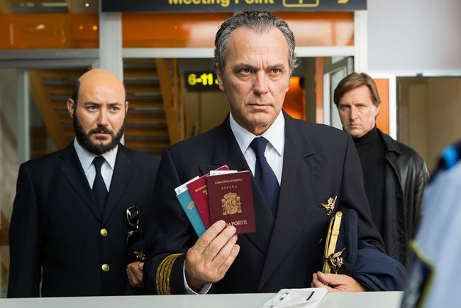 hombre-mil-caras-warner-bros