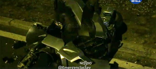 moto-destrozada-marquesina