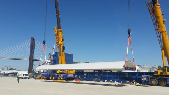 pimer embarque-comercial-puerto-sevilla