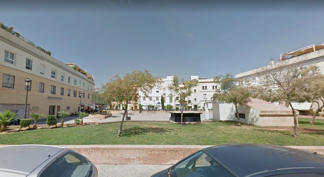Plaza José Luis Vila / Google Maps