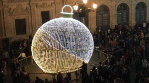 Bola Navidad Plaza San Francisco / SA