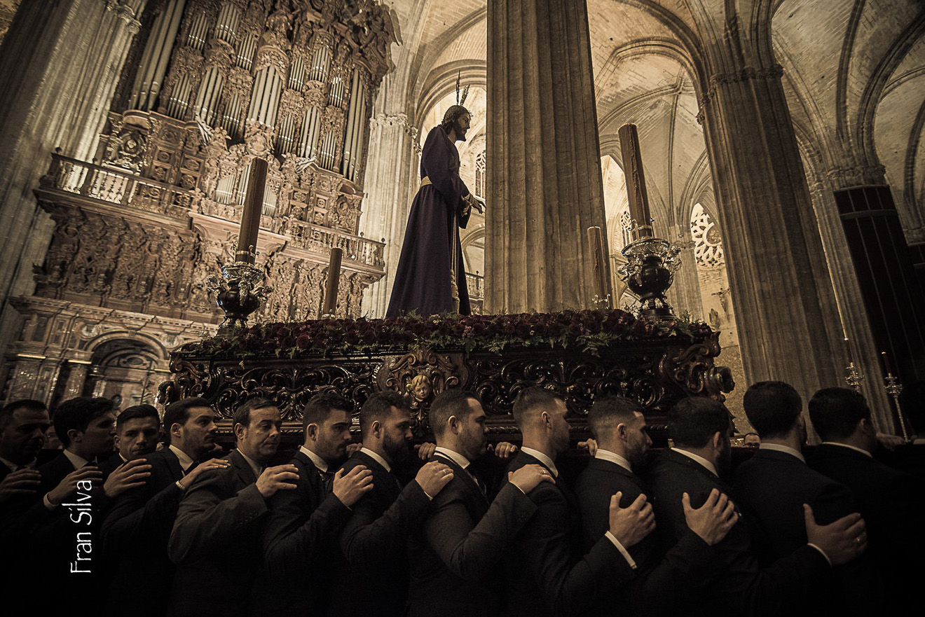 Vía Crucis en la Catedral de Sevilla
