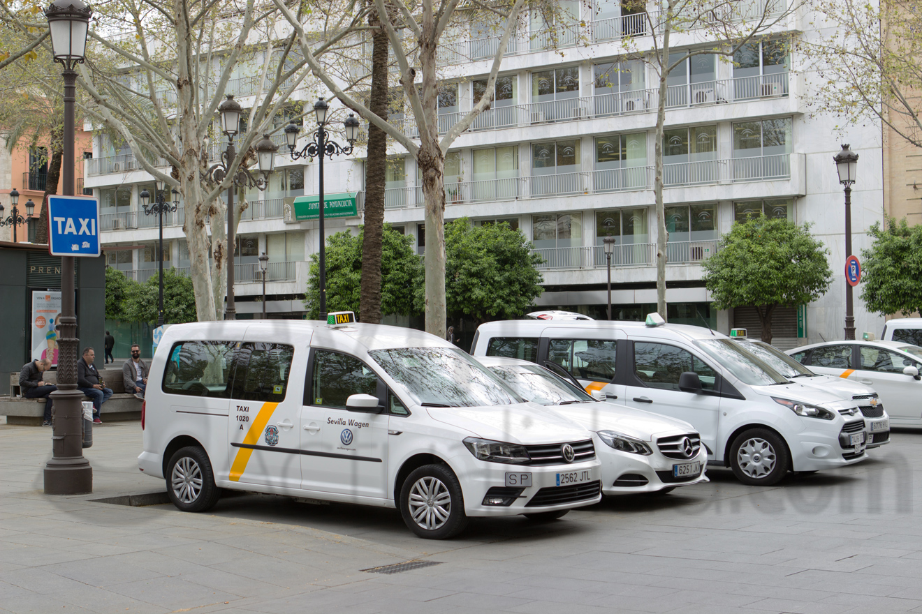Fotografía recurso de Taxis aparcados