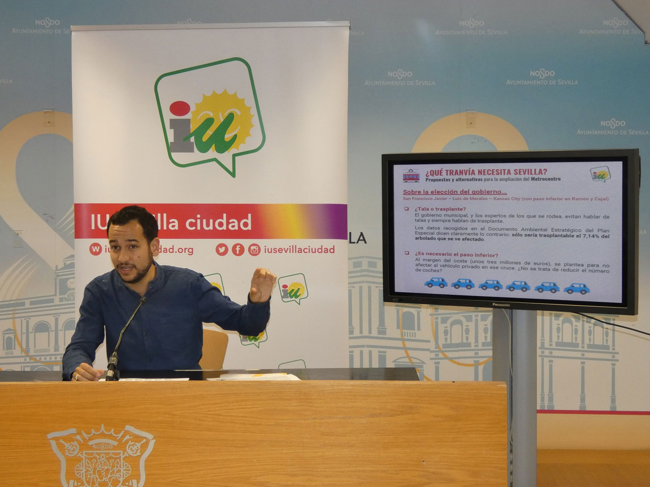 González Rojas (IU) en rueda de prensa/ SA