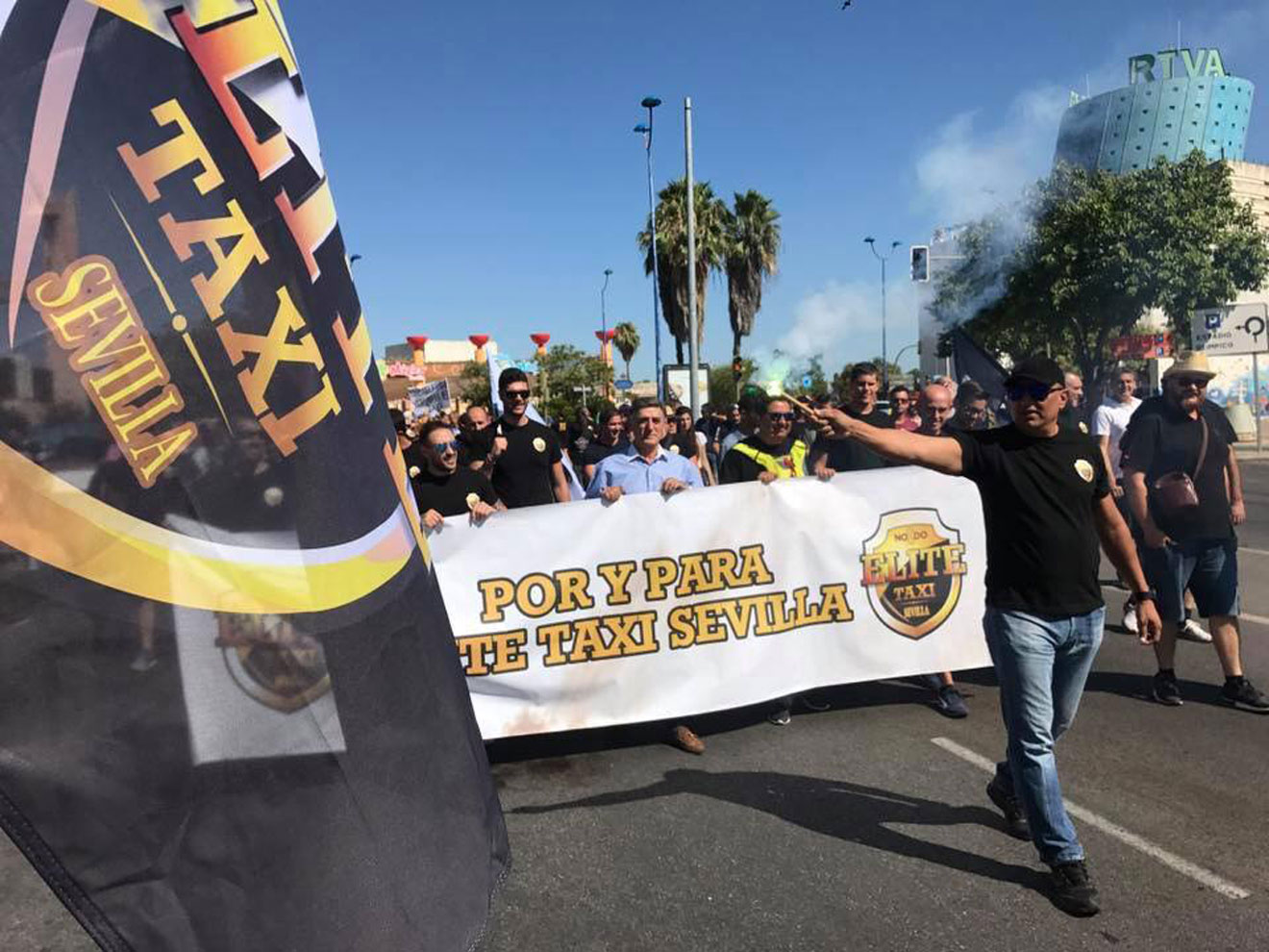 Anterior concentración de los taxistas /@elitetaxi