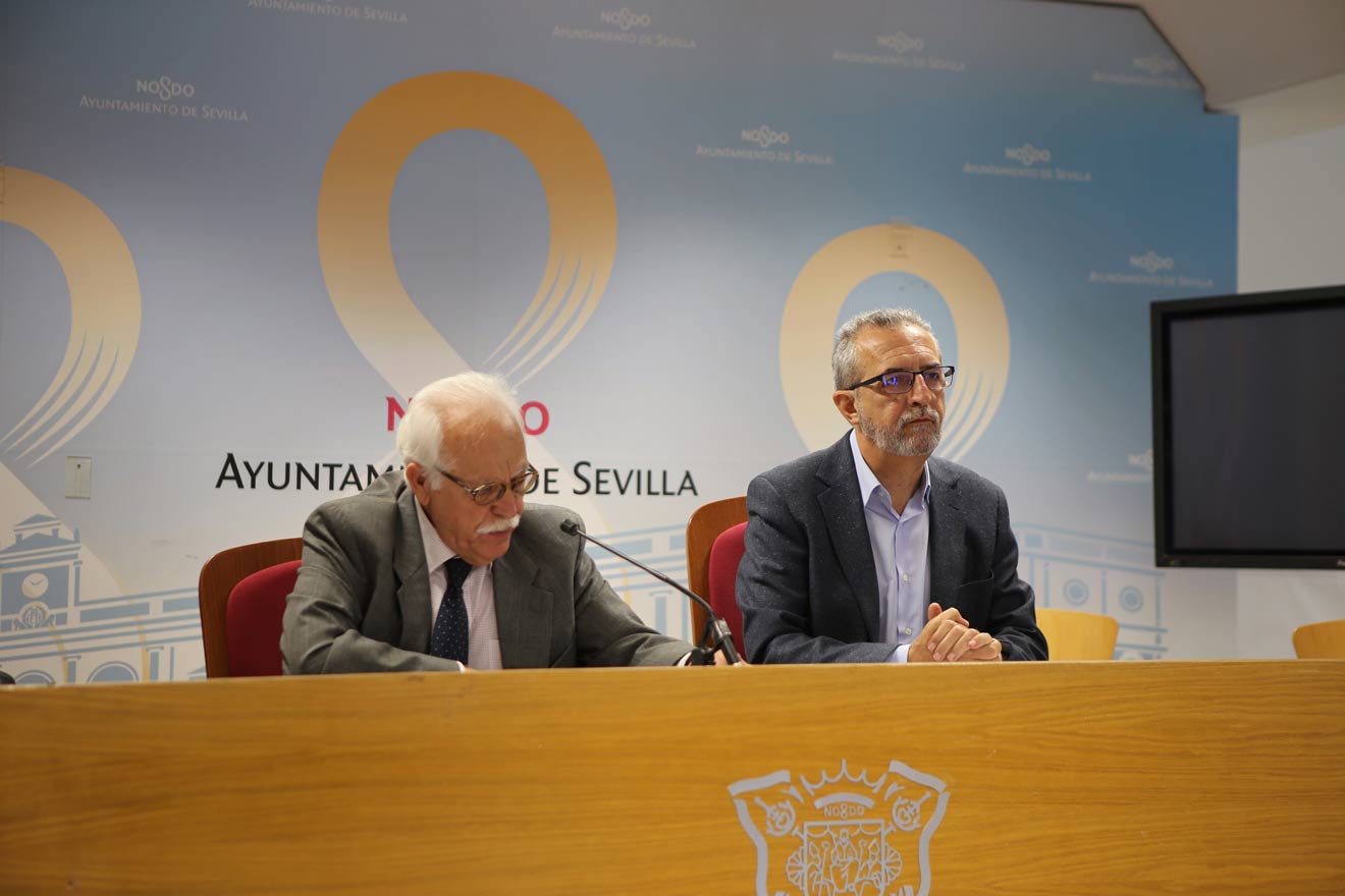 Los concejales Joaquín Castillo y Juan Manuel Flores /Ayto. Sevilla.