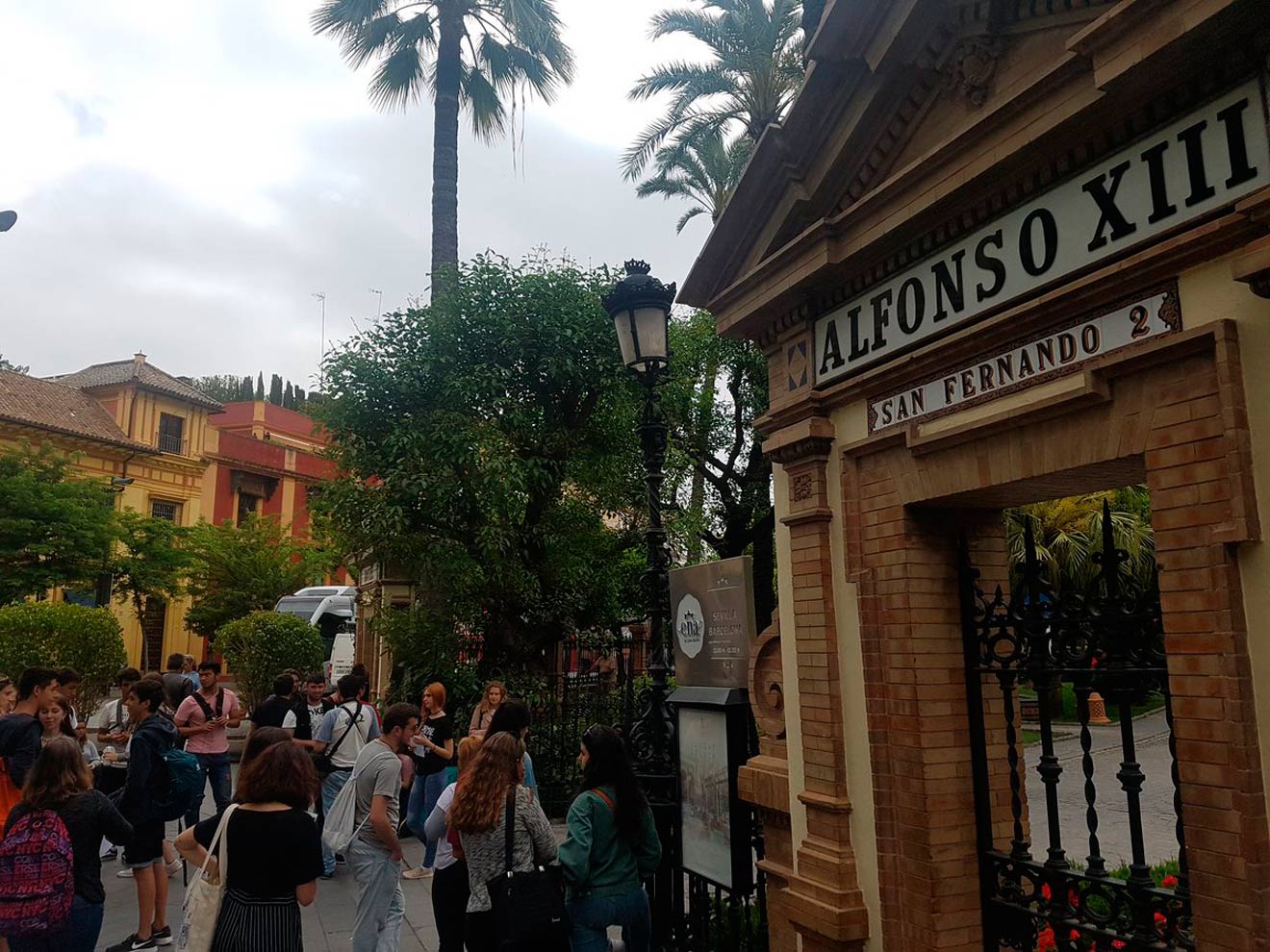 Seguidores de Juego de Tronos a las puertas del Alfonso XIII /@angelrd