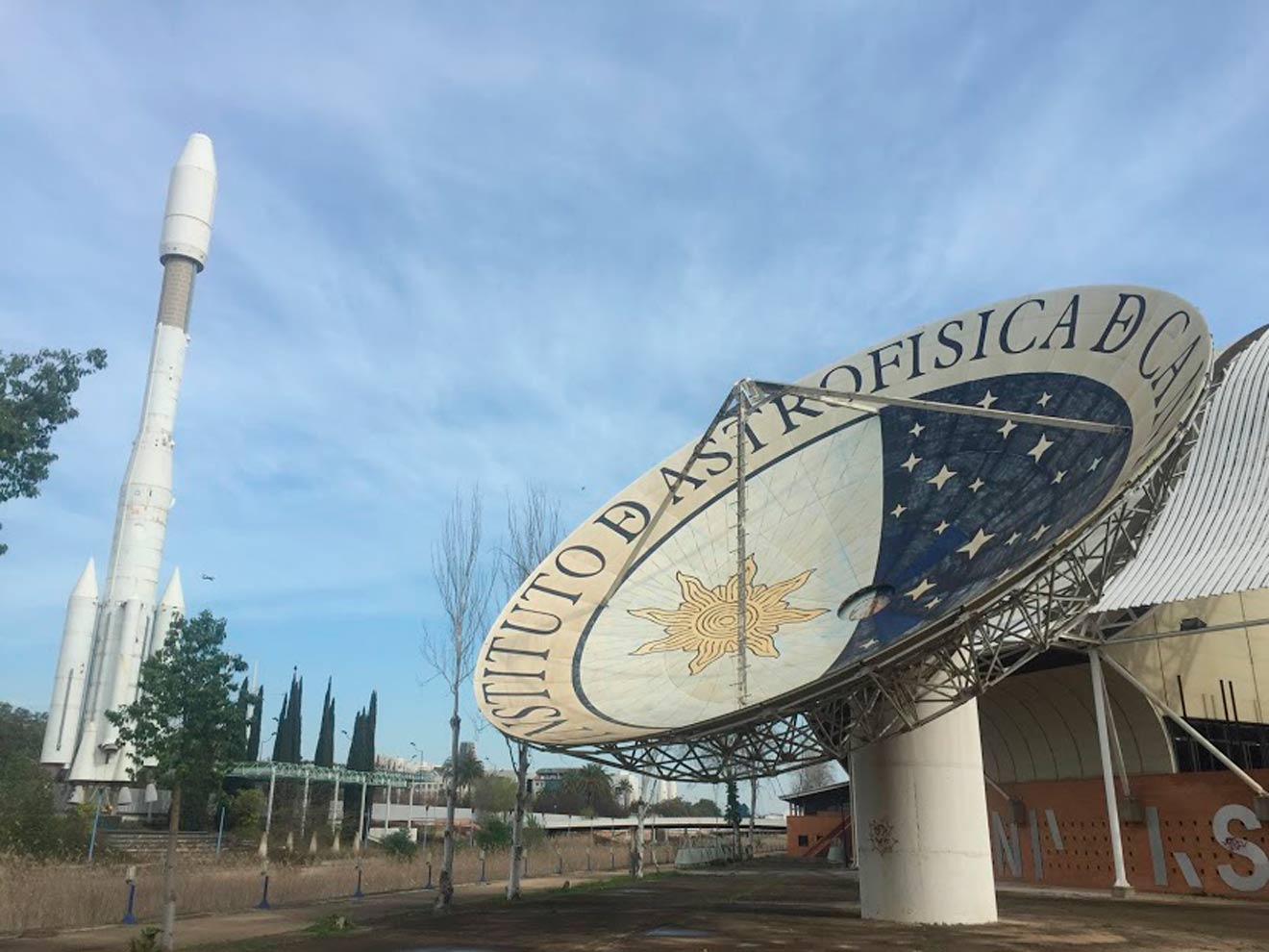 Cohete Ariane y maqueta de Hispasat /Legado Expo