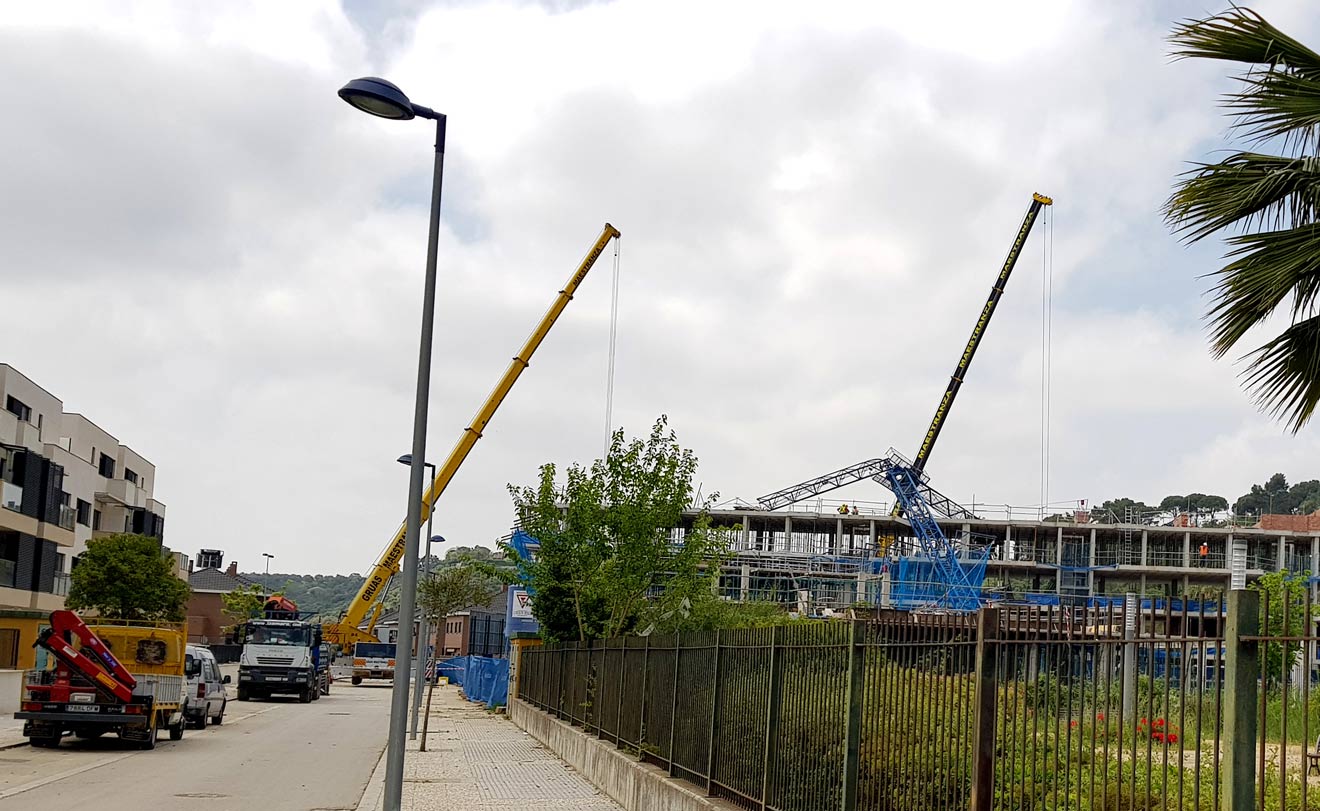 Caída grúa en Valdomina /Ayto. San Juan