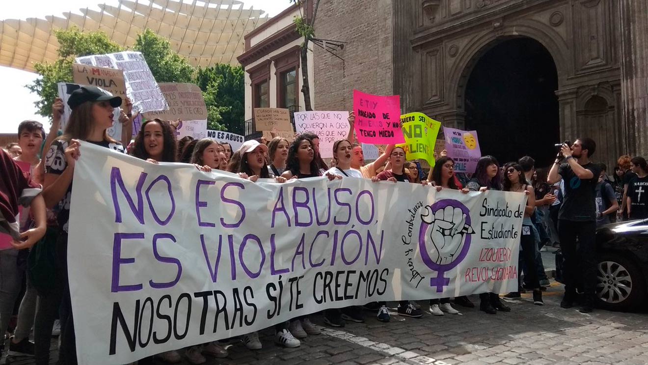 Concentración estudiantil contra La Manada /@SEAndalucia