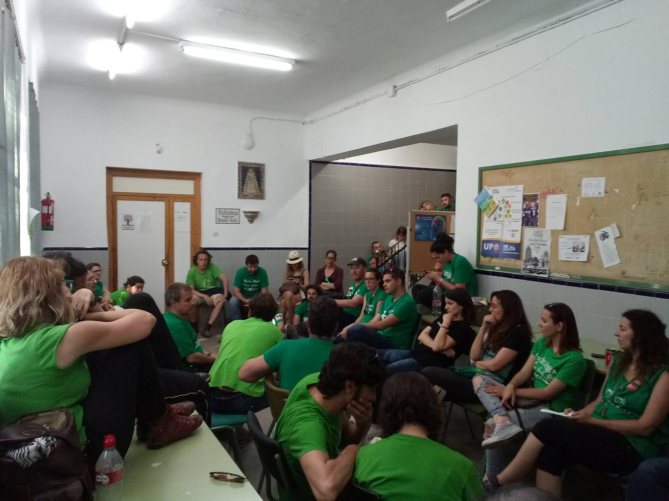 Encierro de los interinos /Marea Verde