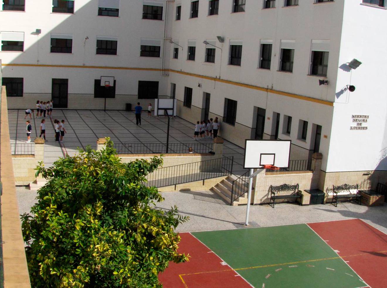 Patio de un colegio /SA