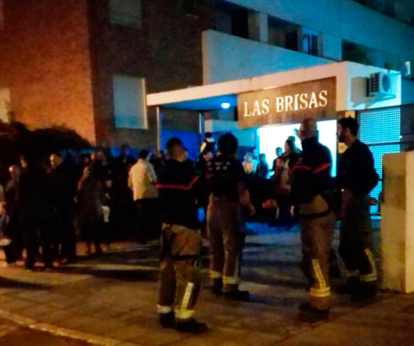 Bomberos del Aljarafe en el Bloque afectado en 2016 / Twitter Bomberos Aljarafe