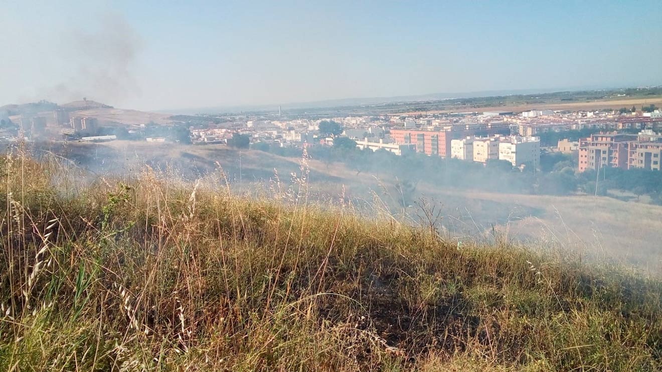 Cerro del Carambolo arrasado por el fuego /SA