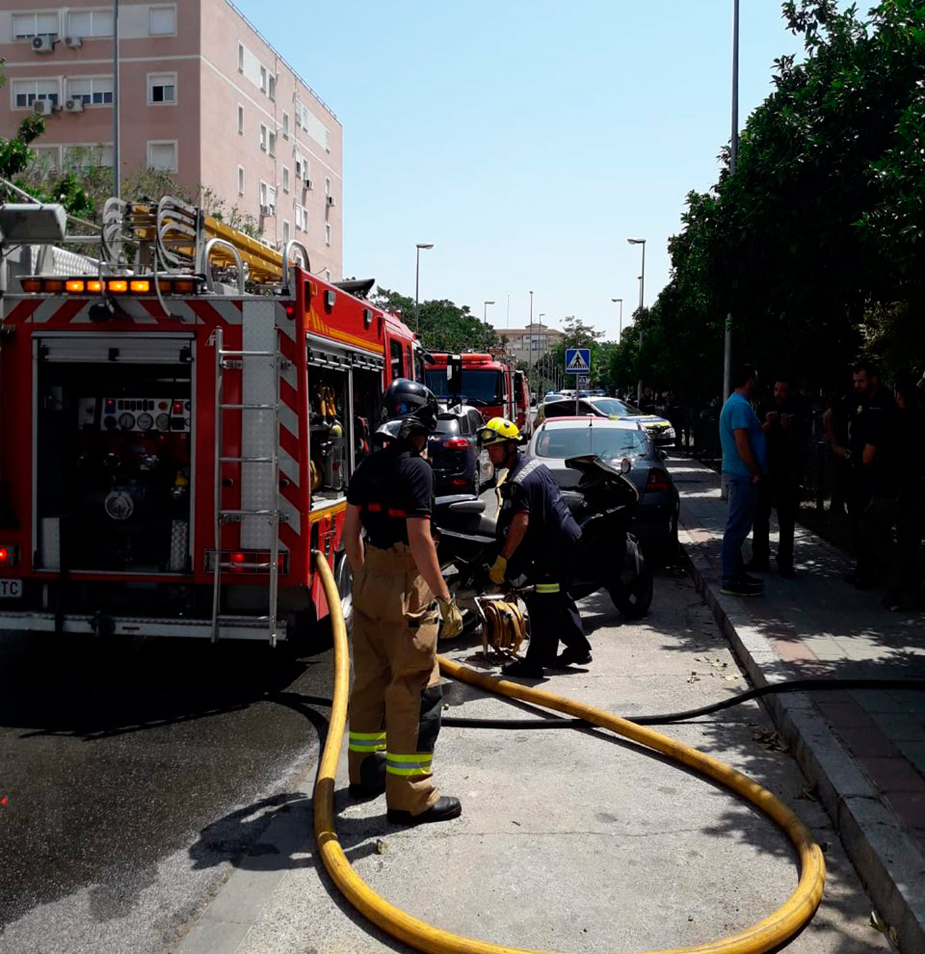 Rescate en el incendio de Parque Alcosa /Ayto.Sevilla