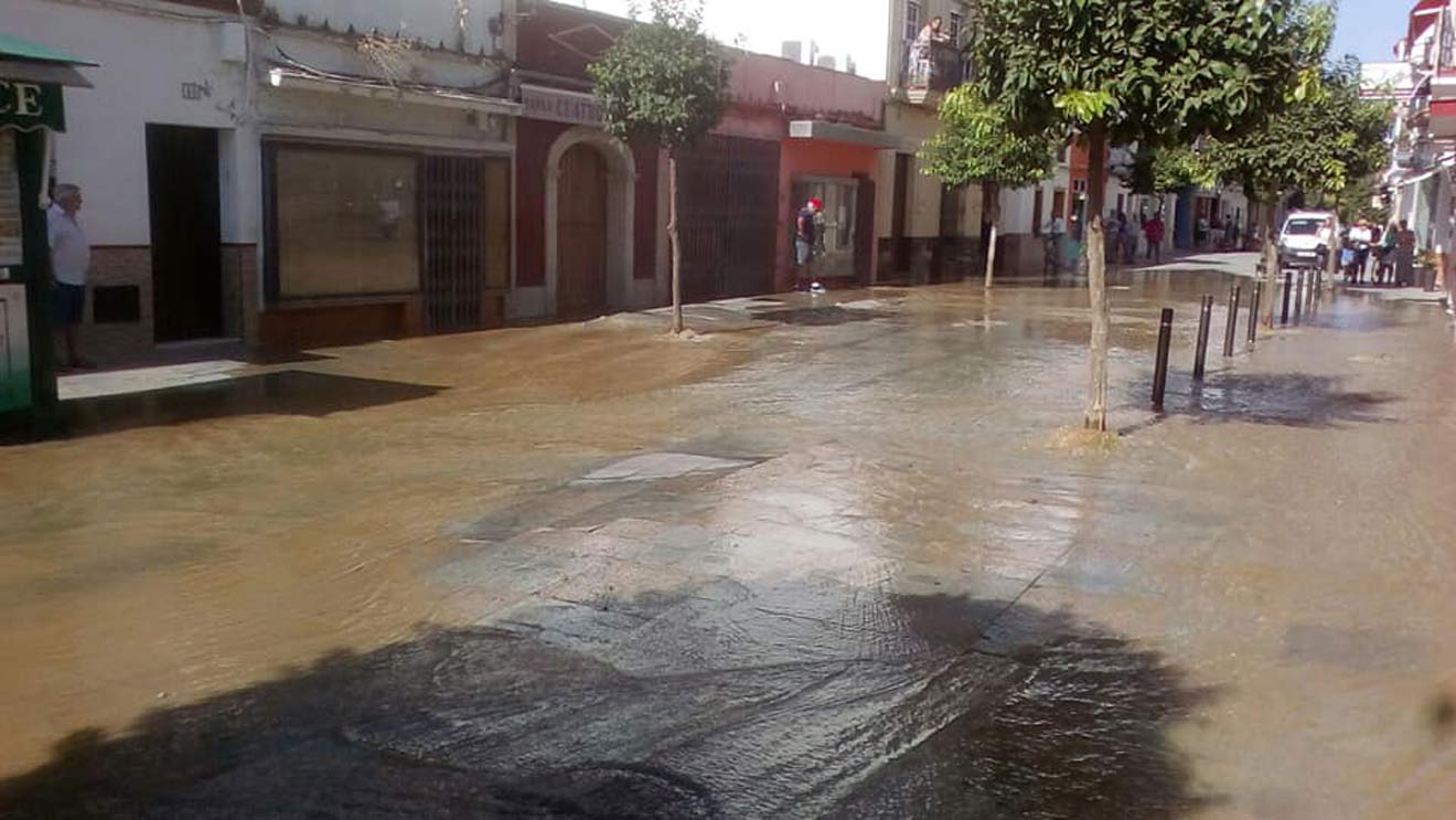 Calle Charco inundada en Los Palacios /Juan Manuel Valle Chacón