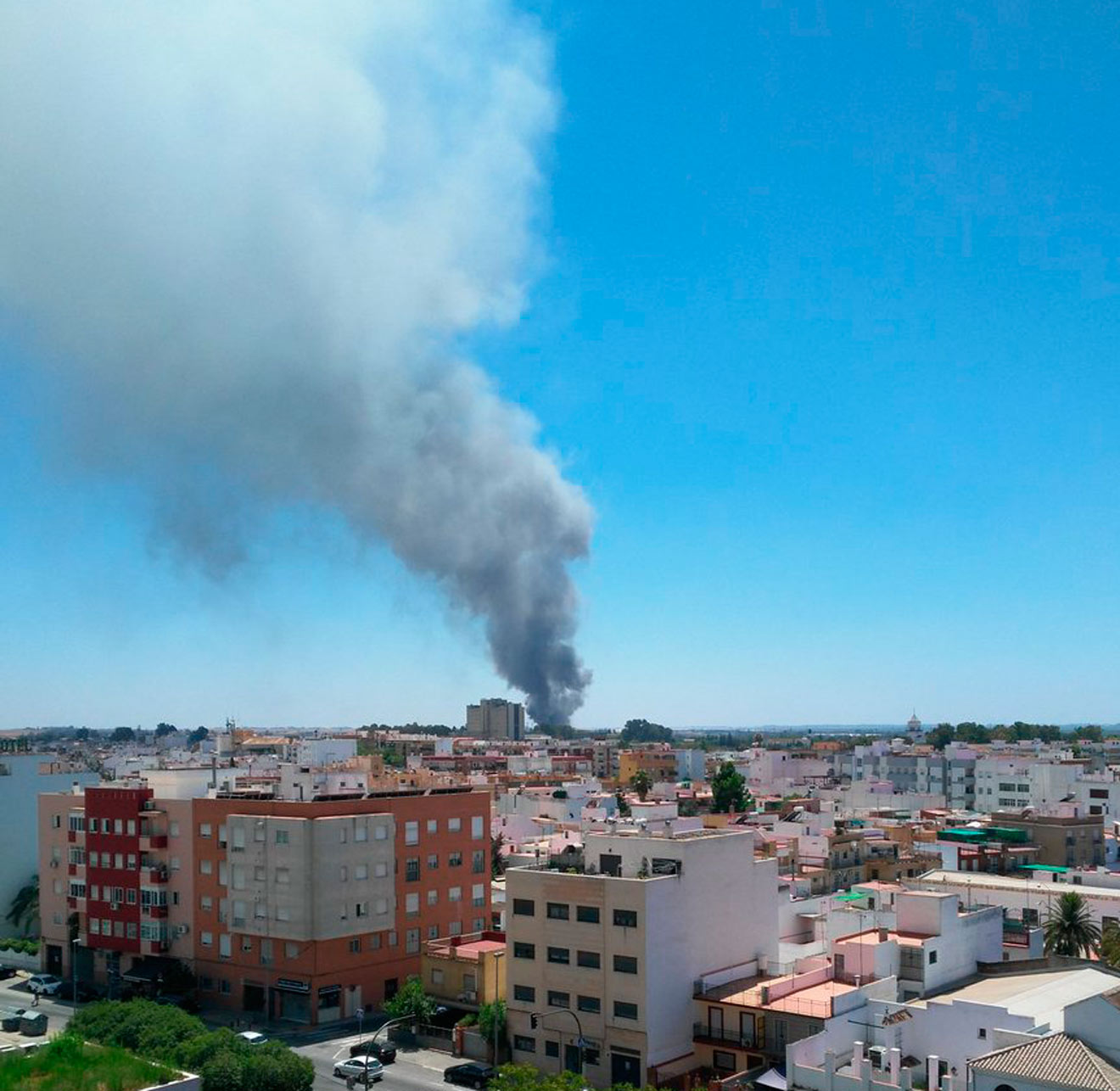 Incendio en Fuente del Rey /@EmergenciasSev