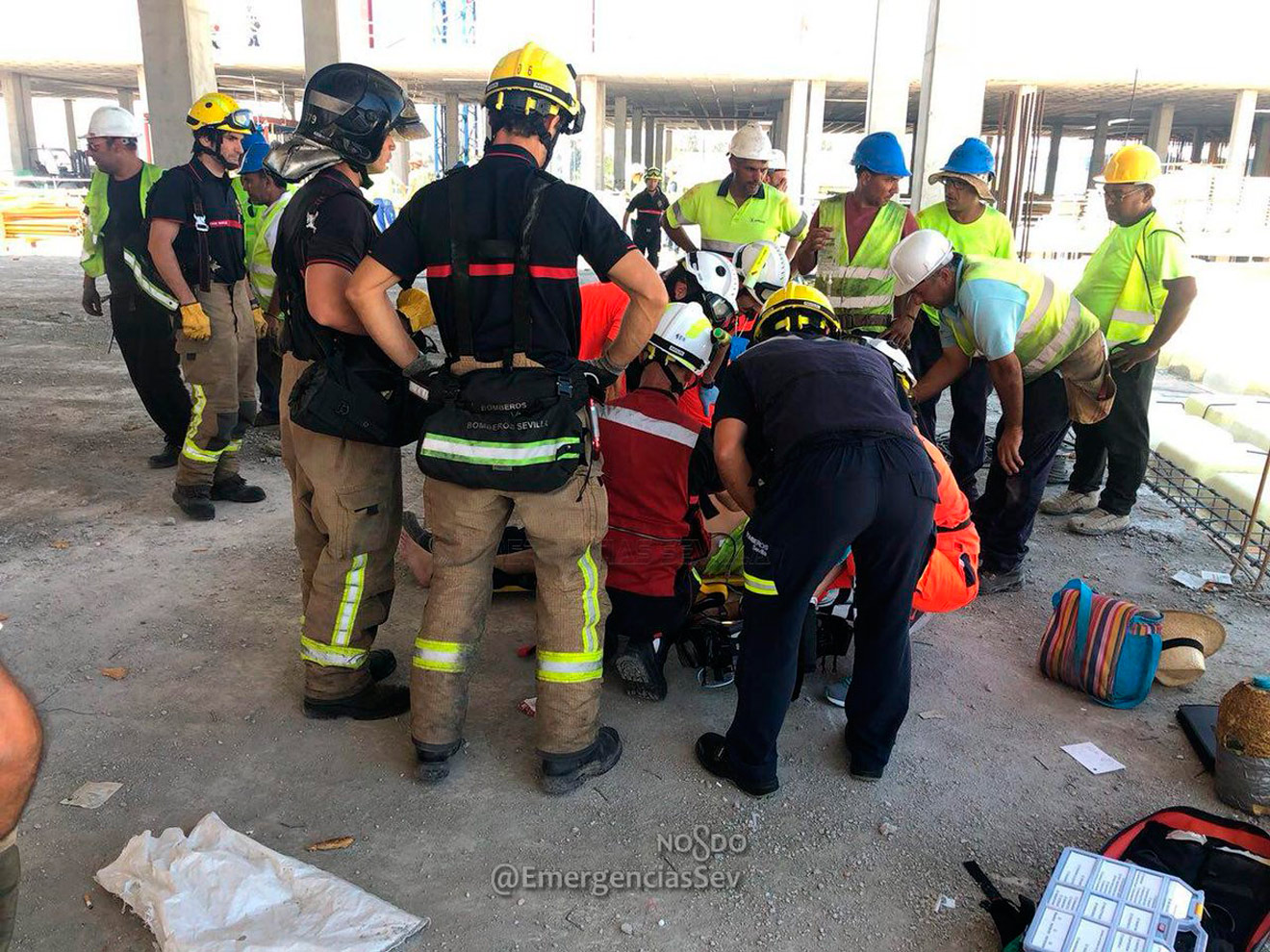 Rescate del obrero / @EmergenciasSev