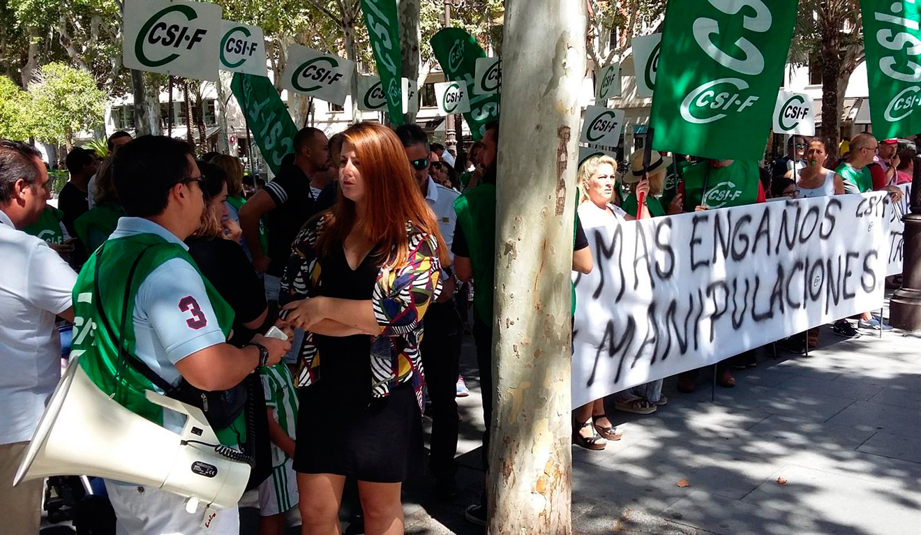 Nueva concentración de opositores de Tussam /Participa Sevilla