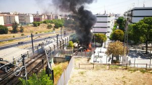 Fuego en un parque de San Juan de Aznalfarache /@plsanjuanazche