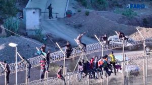 Nuevo salto a la valla de Ceuta /@jucilnacional