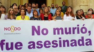 Minuto de silencio guardado en el Ayuntamiento de Sevilla en repulsa del nuevo crimen machista /Ayto. Sevilla