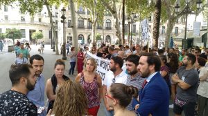 Concentración opositores de Tussam /IU