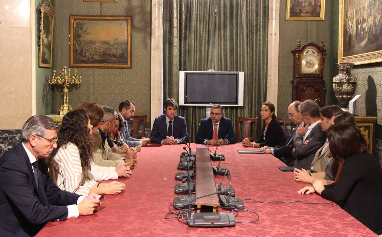 Reunión para la planificación del evento / Ayuntamiento de Sevilla