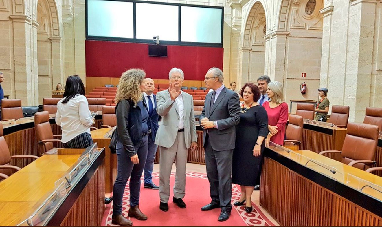 Gere en su visita al Parlamento / @ParlamentoAnd