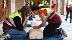 Alumnos realizan los ejercicios / US