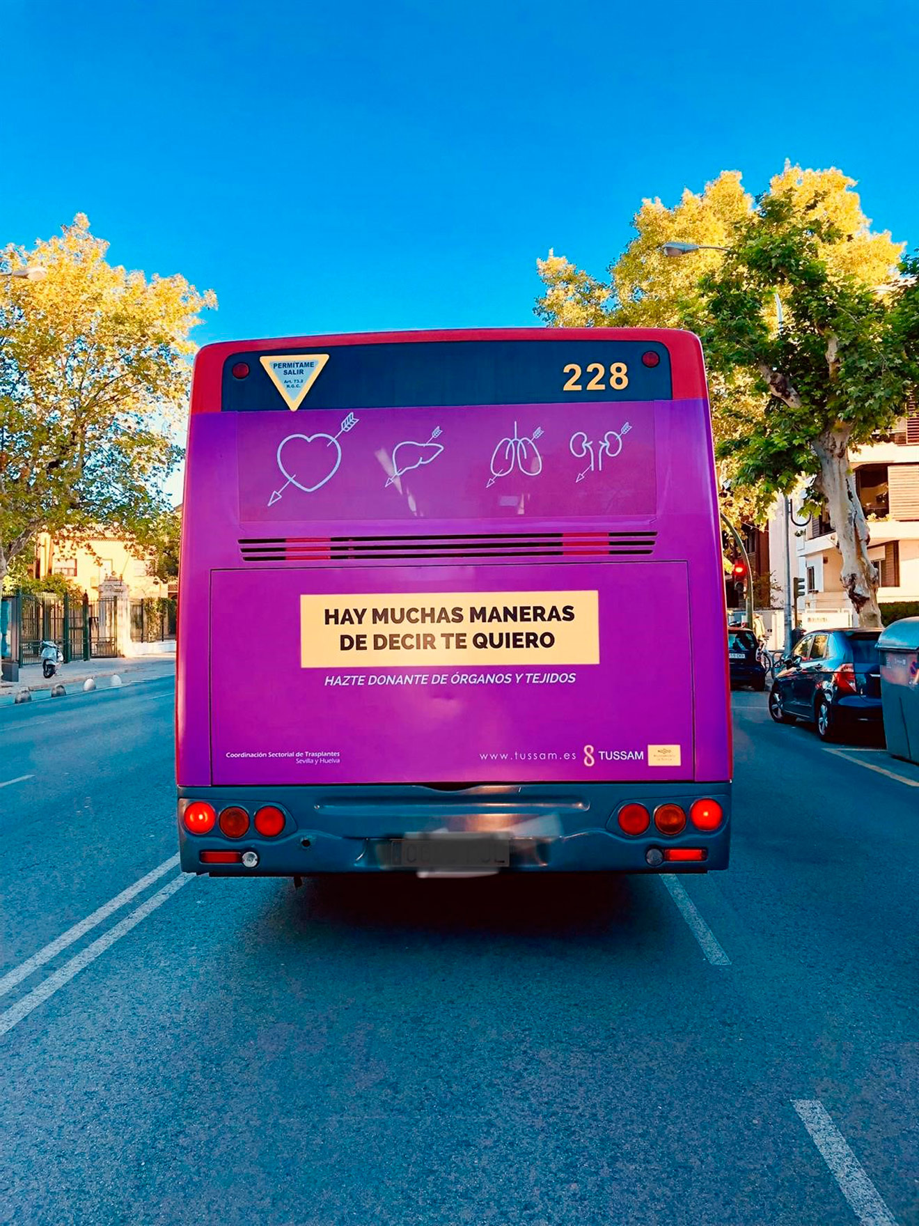 Tussam circulando con el eslogan / Tussam