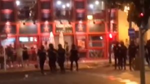 La Policía carga contra los hinchas ingleses /SA