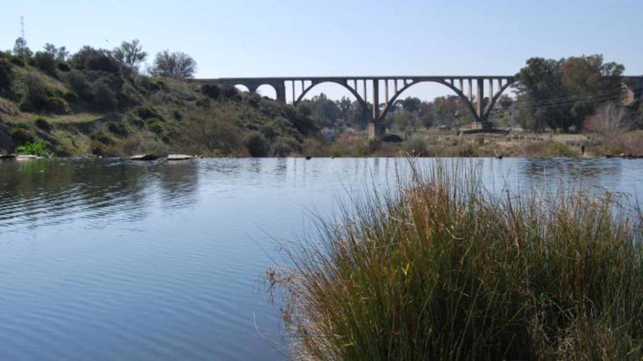 El Huesna en 2020, cuando aún estaba en un porcentaje adecuado de su reserva hídrica