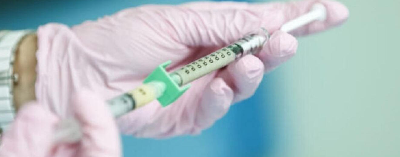 Vacuna COVID-19/Archivo