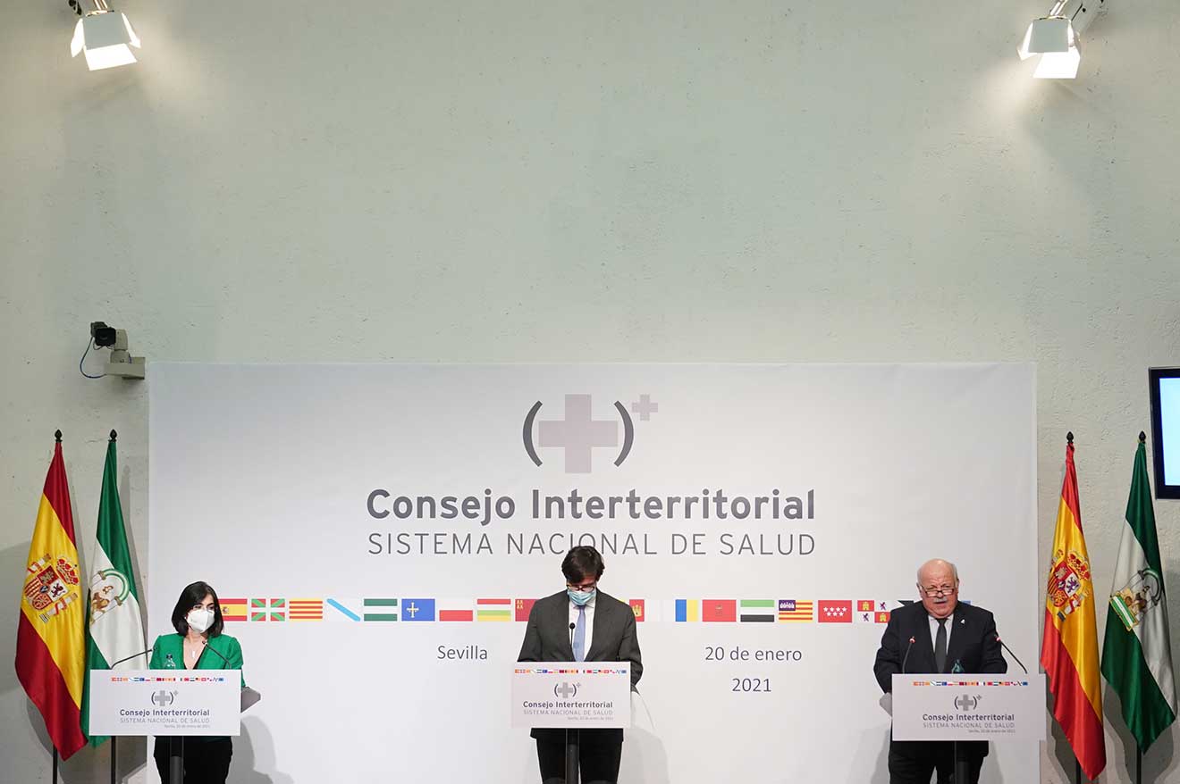 Darías, Illa y Aguirre en rueda de prensa en Sevilla