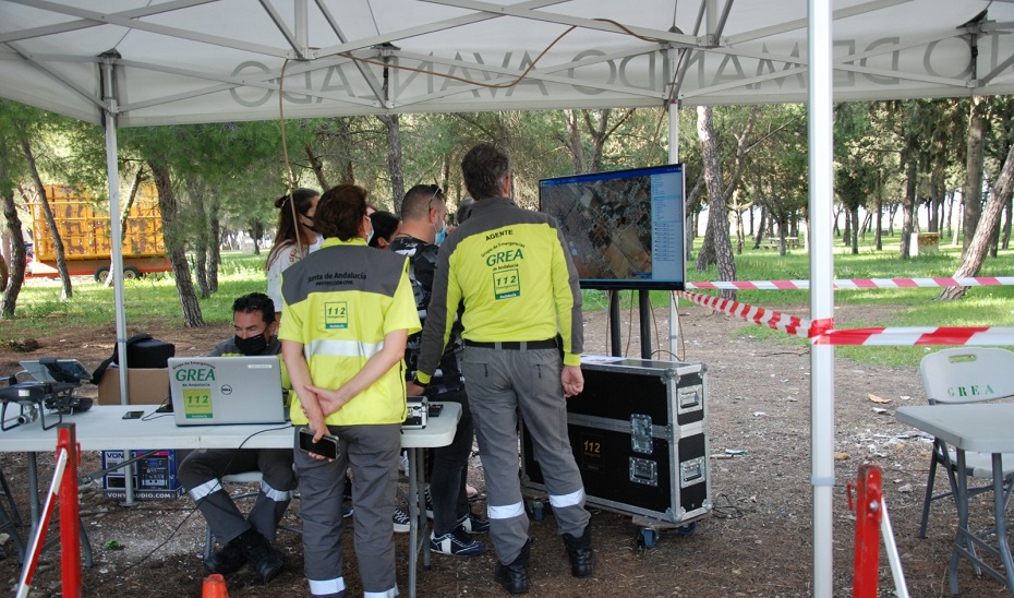 Puesto de Mando Avanzado (PMA) montado por el 112 en la búsqueda