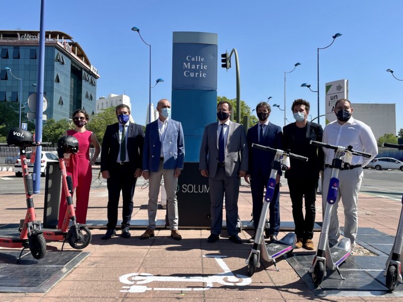 Foto presentación proyecto patinetes eléctricos