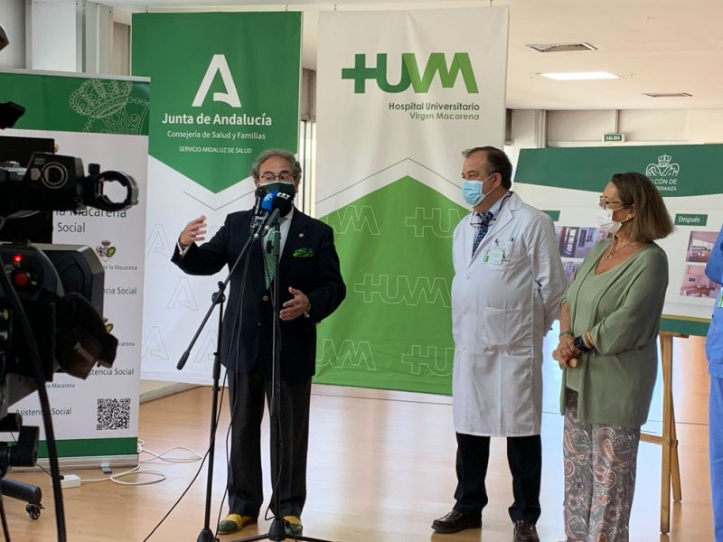 Inauguración del balcón de la esperanza en el Macarena