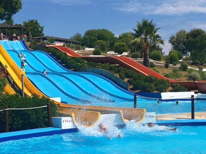 Uno de los toboganes acuáticos del parque acuático Guadalpark.