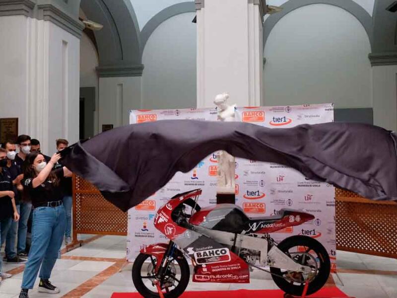 Moto eléctrica diseñada por la escudería universitaria de la US