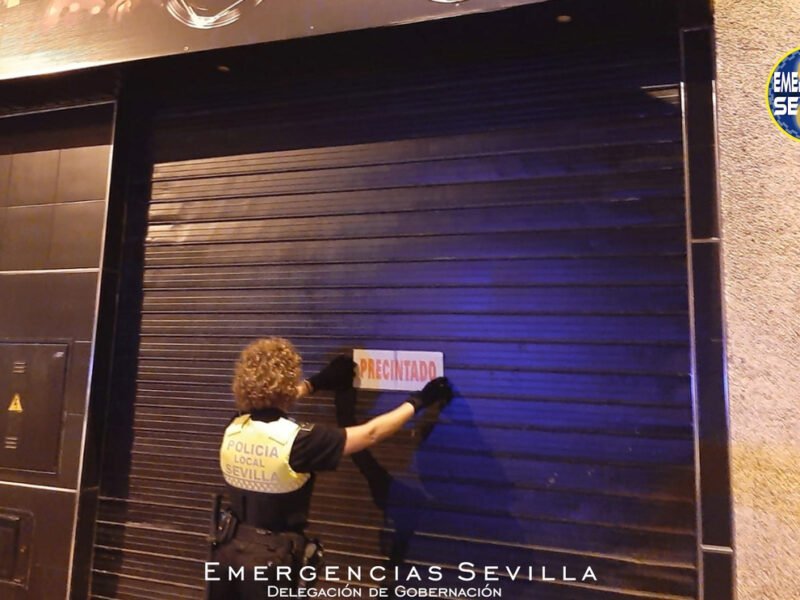Establecimiento precintado en la calle Metalurgia / ES