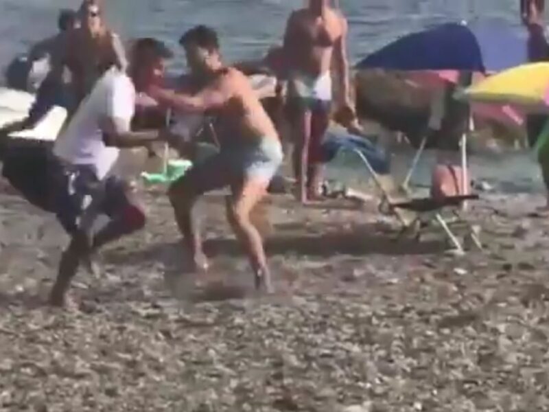 Bañistas en Melicena, en Granada, detienen a dos narcos / RRSS