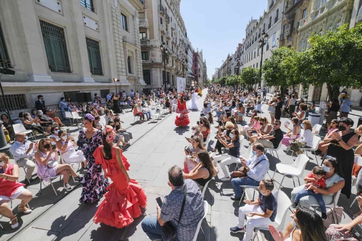 Desfile de moda flamenca en Sevilla / Ayto.
