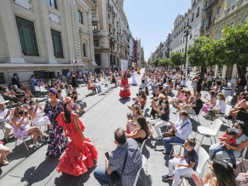 Desfile de moda flamenca en Sevilla / Ayto.